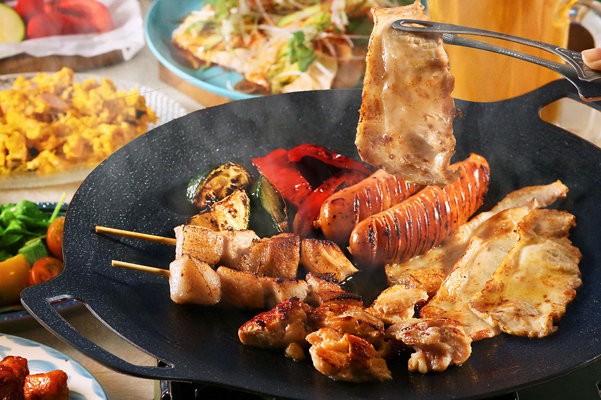 横浜モアーズ屋上で食べ飲み放題「BBQビアガーデン」2026年は“世界を巡るフェス”季節ごとに開催!