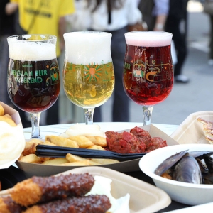 山下公園「ベルギービールウィークエンド2026横浜」開催!15タイプ101種のビール&40種以上のグルメ集結