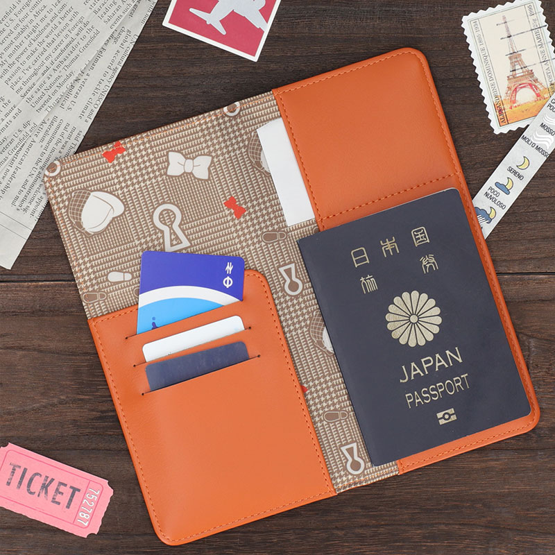 名探偵コナンプラザ Icon Line パスポートケース -Travel- 
