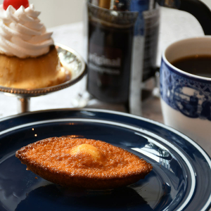 ありあけ「ハーバーズムーン本店」開業20周年！新カフェメニューや焼きたて開港珈琲マドレーヌなど新商品登場