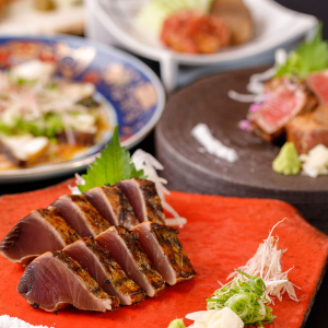 土佐料理専門店「わらやき屋」横浜鶴屋町に誕生!豪快な炎の調理風景×高知の本格料理を味わう駅近の新店舗