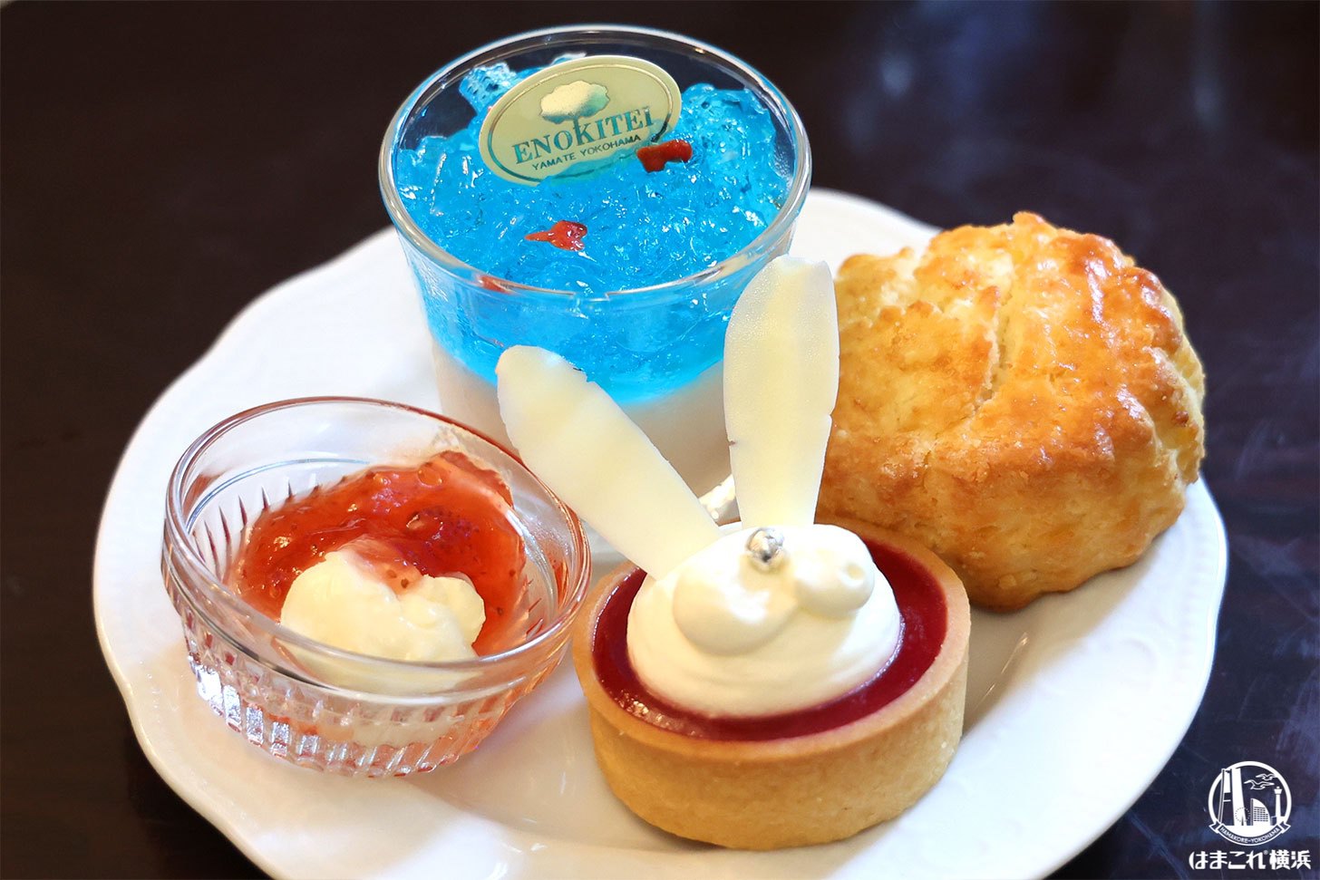 苺の生チョコタルト＆ソーダゼリーとランチのパンナコッタ