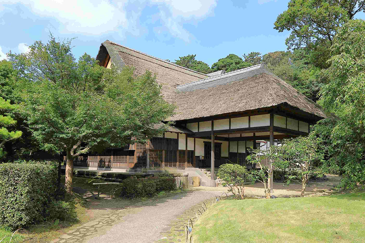 横浜・三溪園の創設者旧宅「鶴翔閣」内部を夏休みに特別公開！瓦を使った拓本づくりや横浜芸妓の演舞も無料