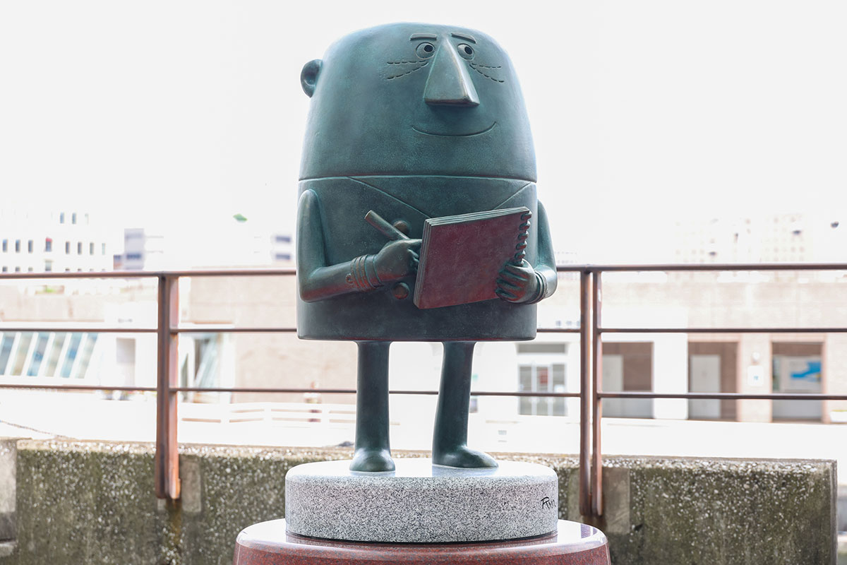 アンクルの銅像