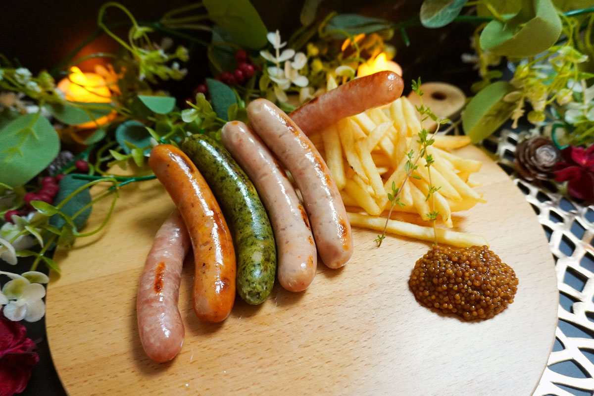 Maruni Wursthaus「自家製ソーセージ盛り合わせ」