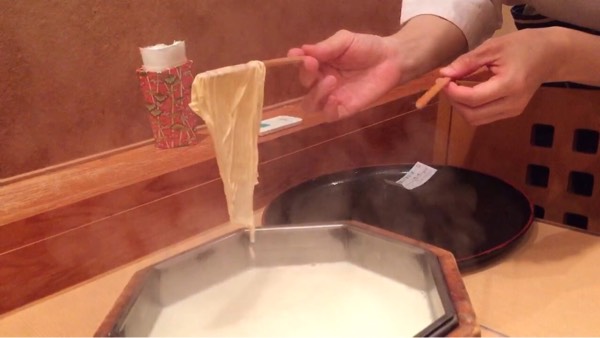 新横浜駅 豆腐料理専門店「八かく庵」の湯葉を作って食べる引き上げ湯葉が絶品！