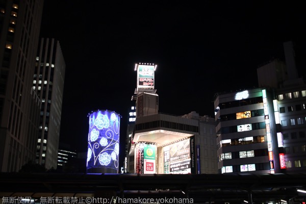 横浜駅西口 風の塔 イルミネーション