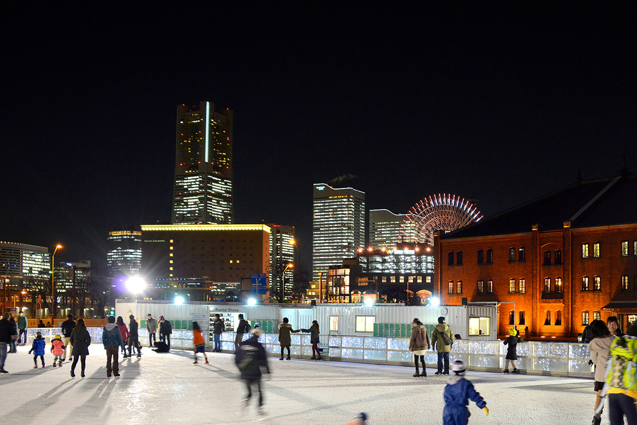 2017年 横浜赤レンガ倉庫「アートリンク」のオープニングセレモニーが12月1日に開催！夜空の下でアイススケート