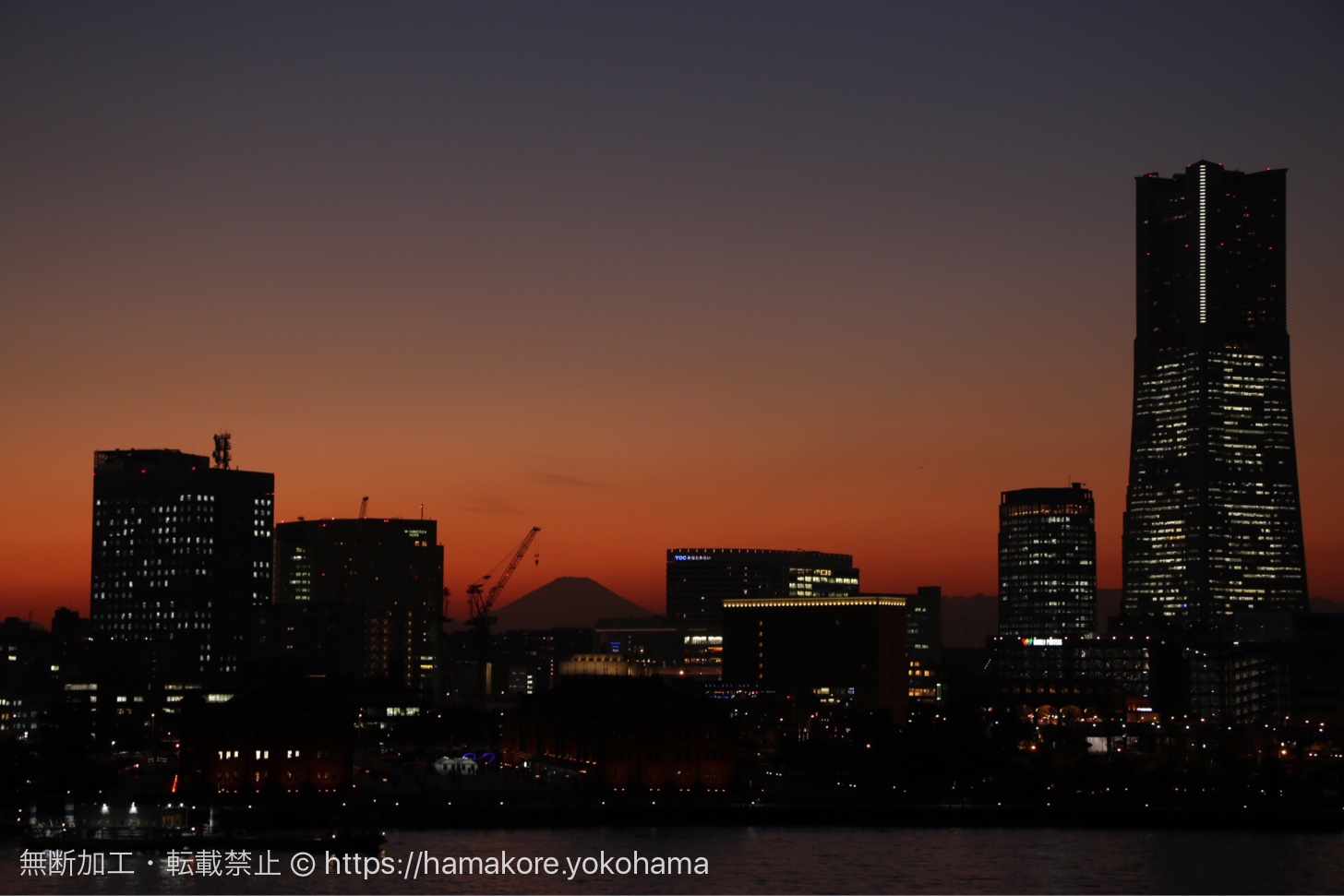 大さん橋から見た富士山