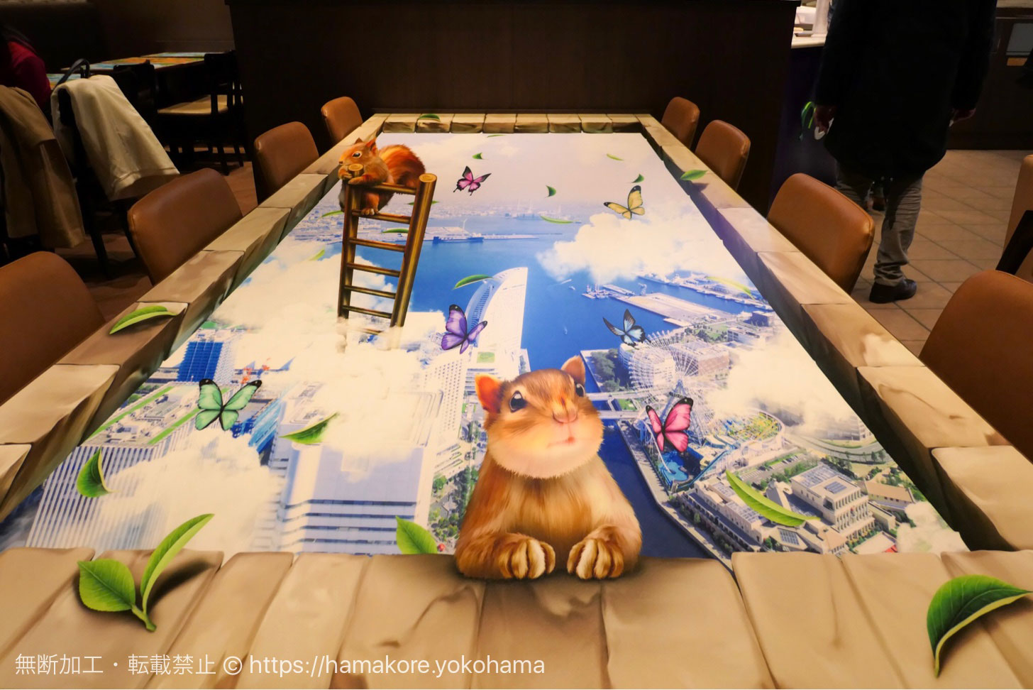 チャタイム MARK IS みなとみらい店 3Dアートのテーブル
