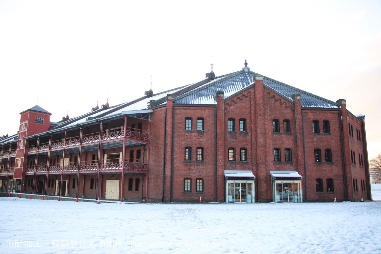 雪化粧した横浜赤レンガ倉庫