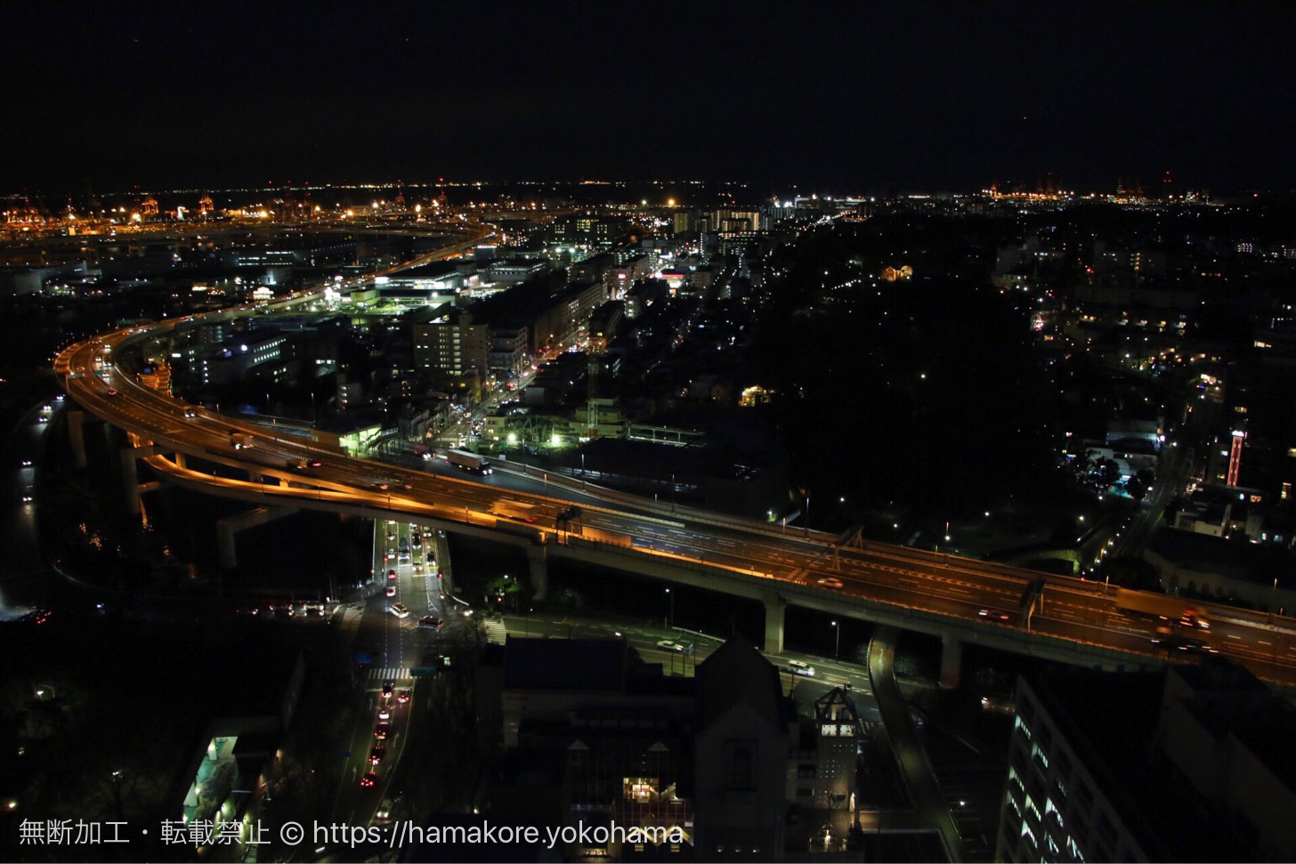 横浜マリンタワーから見た夜景 高速道路