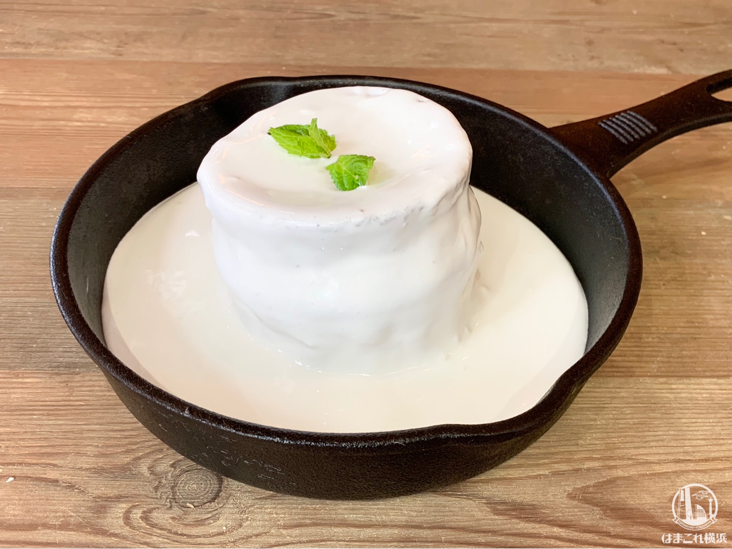 北海道 メルトテーブルで真っ白な「北海道 ミルクキャップパンケーキ」食べて来た！