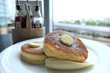 ニューオータニイン横浜で特製パンケーキ 眺望と時間も魅力の大人向けカフェ はまこれ横浜