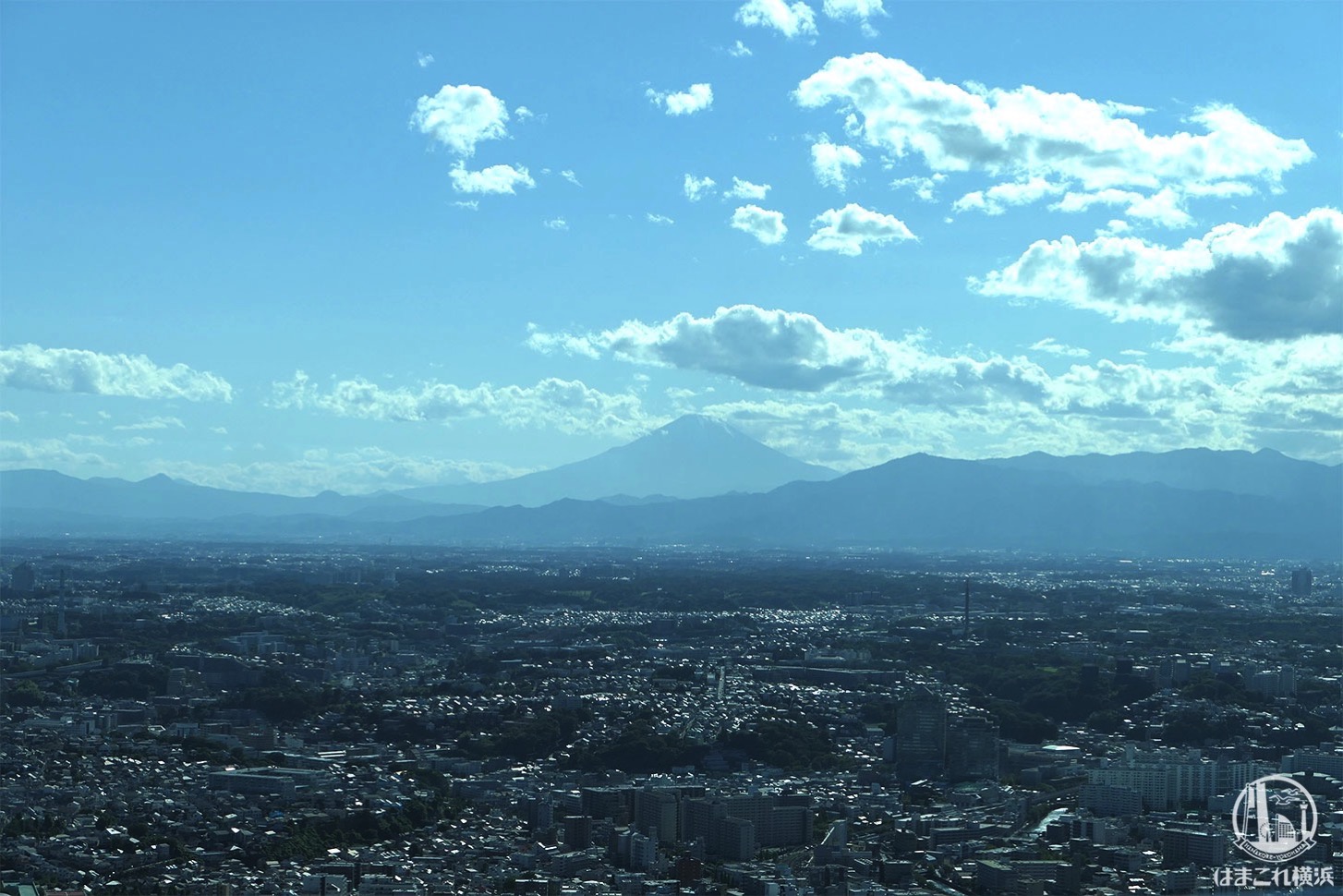 ソファ席から見た富士山