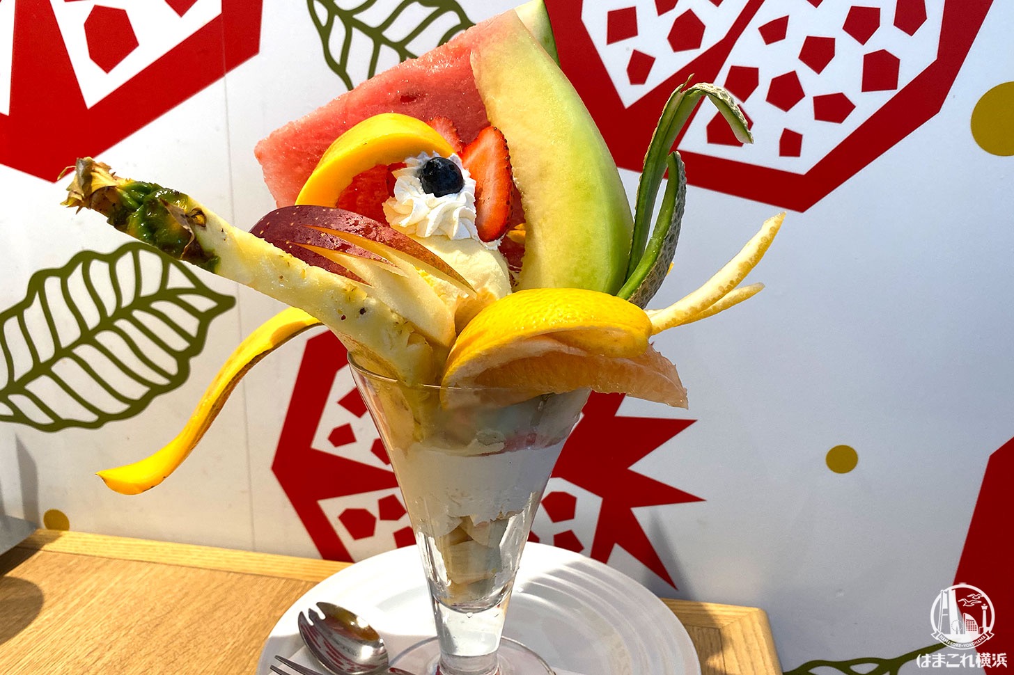 果実園リーベル横浜で超豪快フルーツパフェと季節限定和栗パフェ食べてきた！