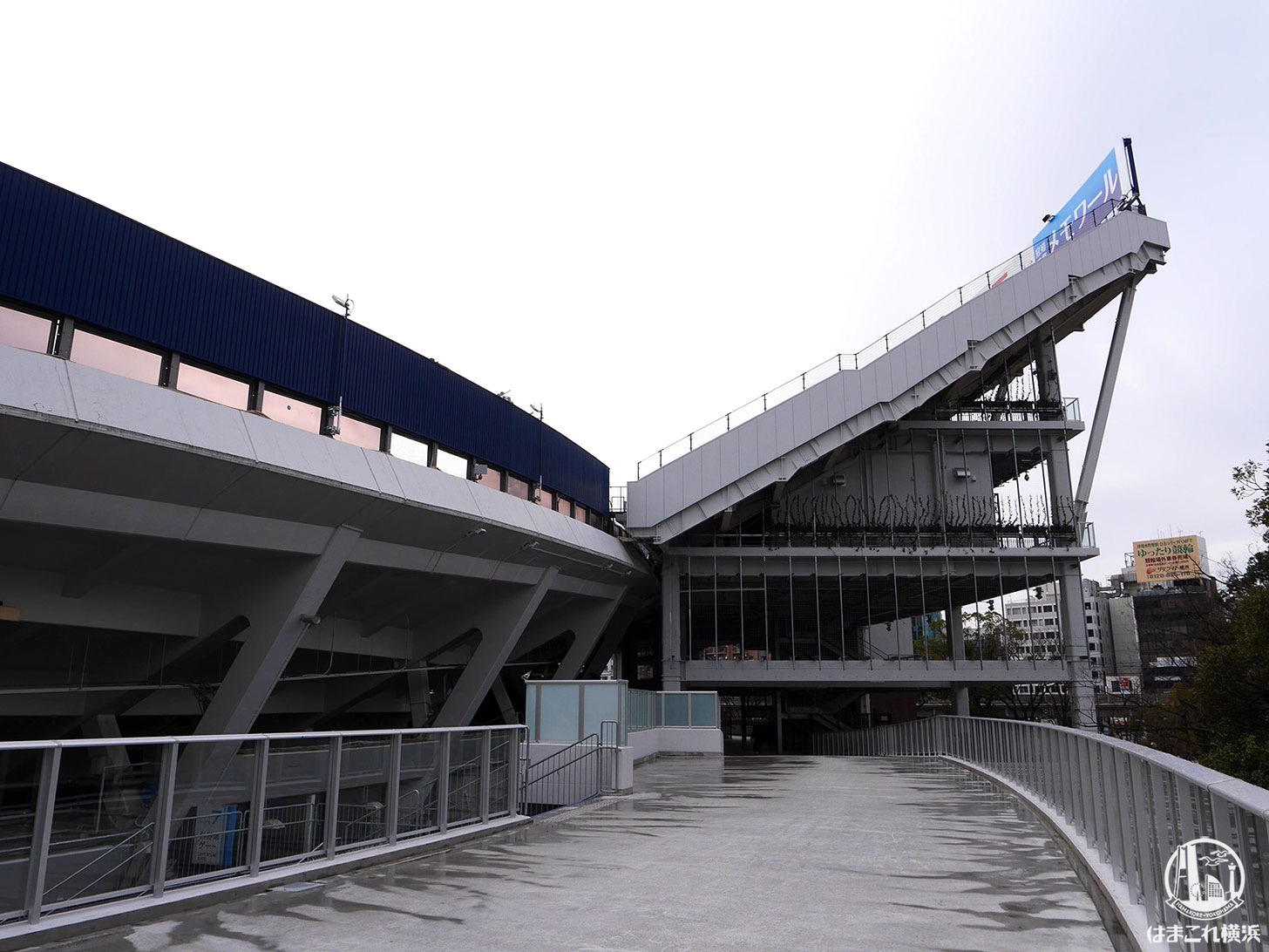 横浜スタジアム外周を1周できる「Yデッキ」から見たレフトウィング席