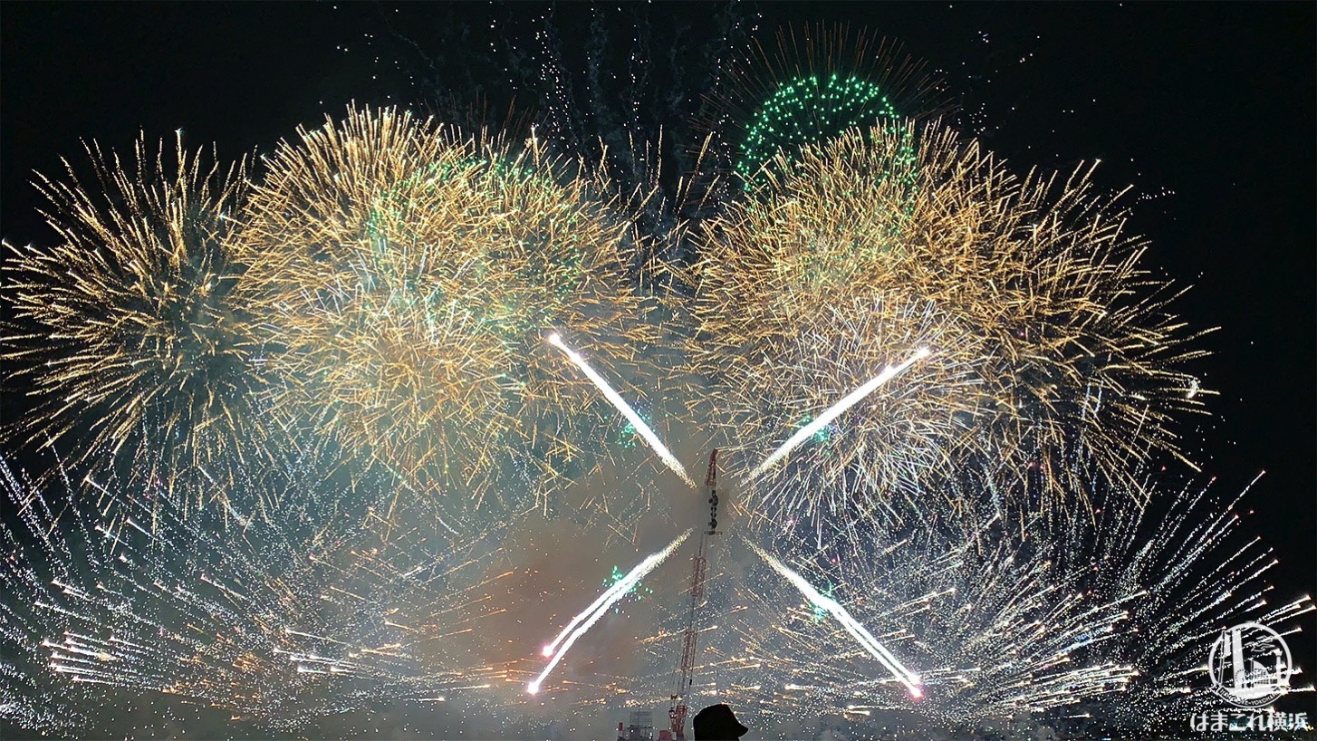 みなとみらいスマートフェスティバル2019開催時の打ち上げ花火
