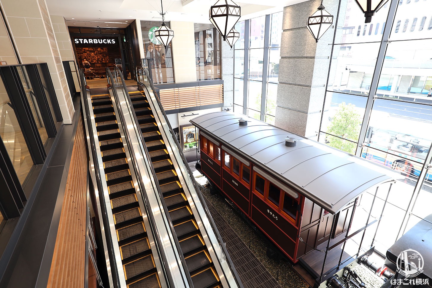 旧横濱鉄道歴史展示「旧横ギャラリー」に展示中の上から見た110形蒸気機関車
