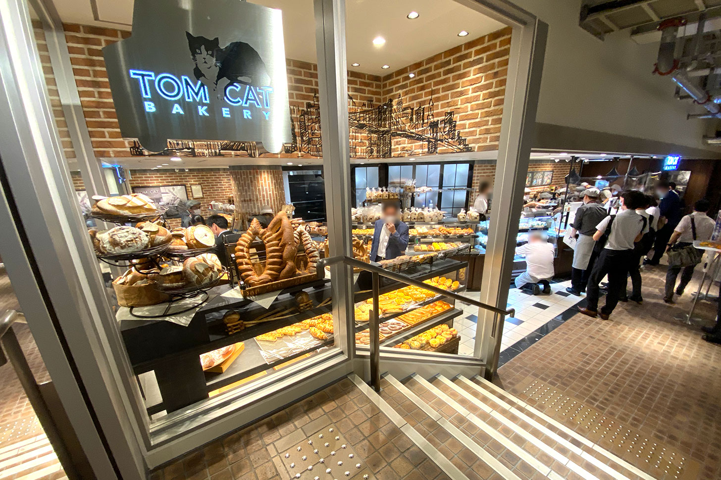 日本初「トムキャット」のベーカリーが広くてパンも充実、大満足！シァル横浜