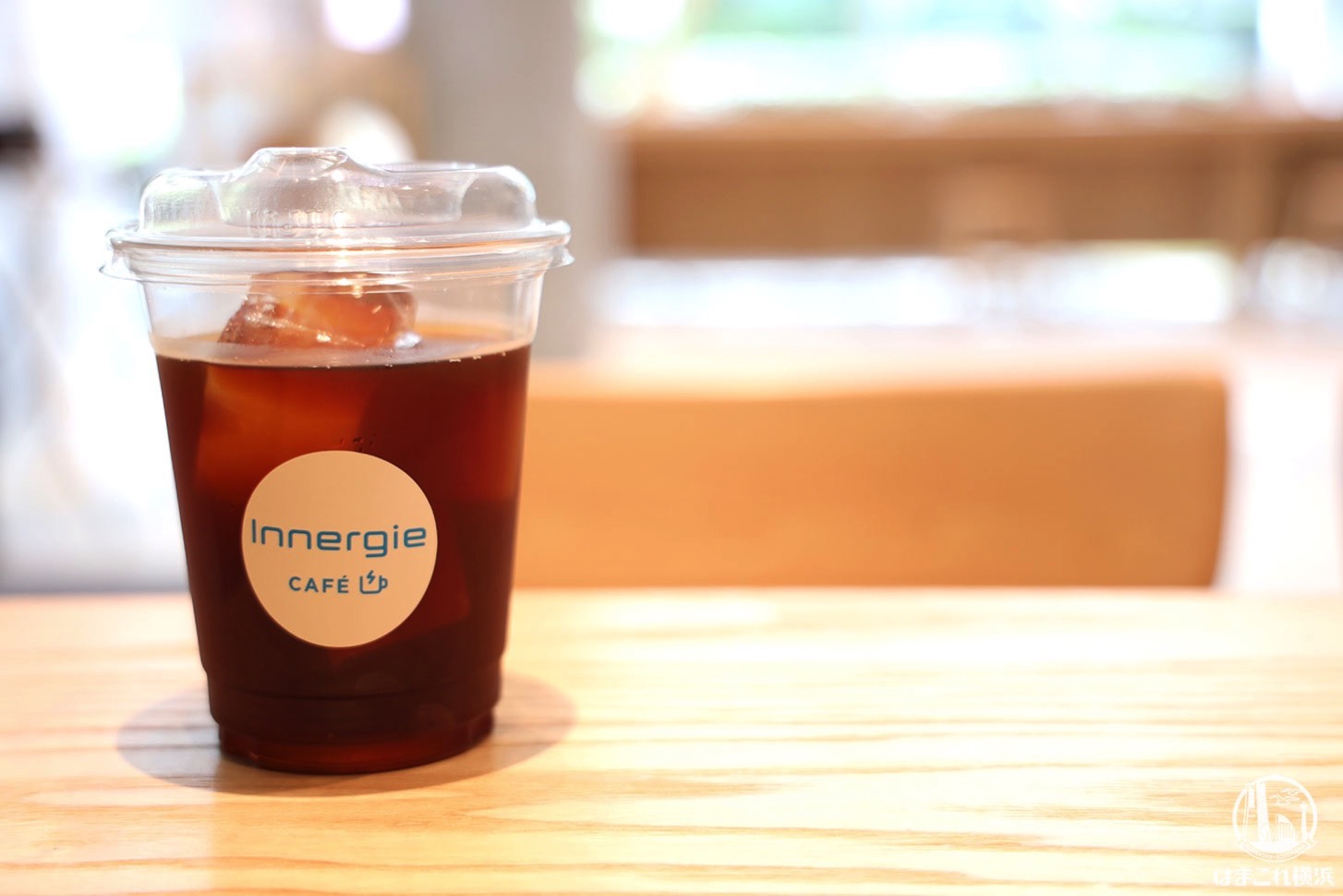横浜「Innergie CAFÉ」はオニバスコーヒー飲める希少カフェ！電源席多数、EV充電スタンドも