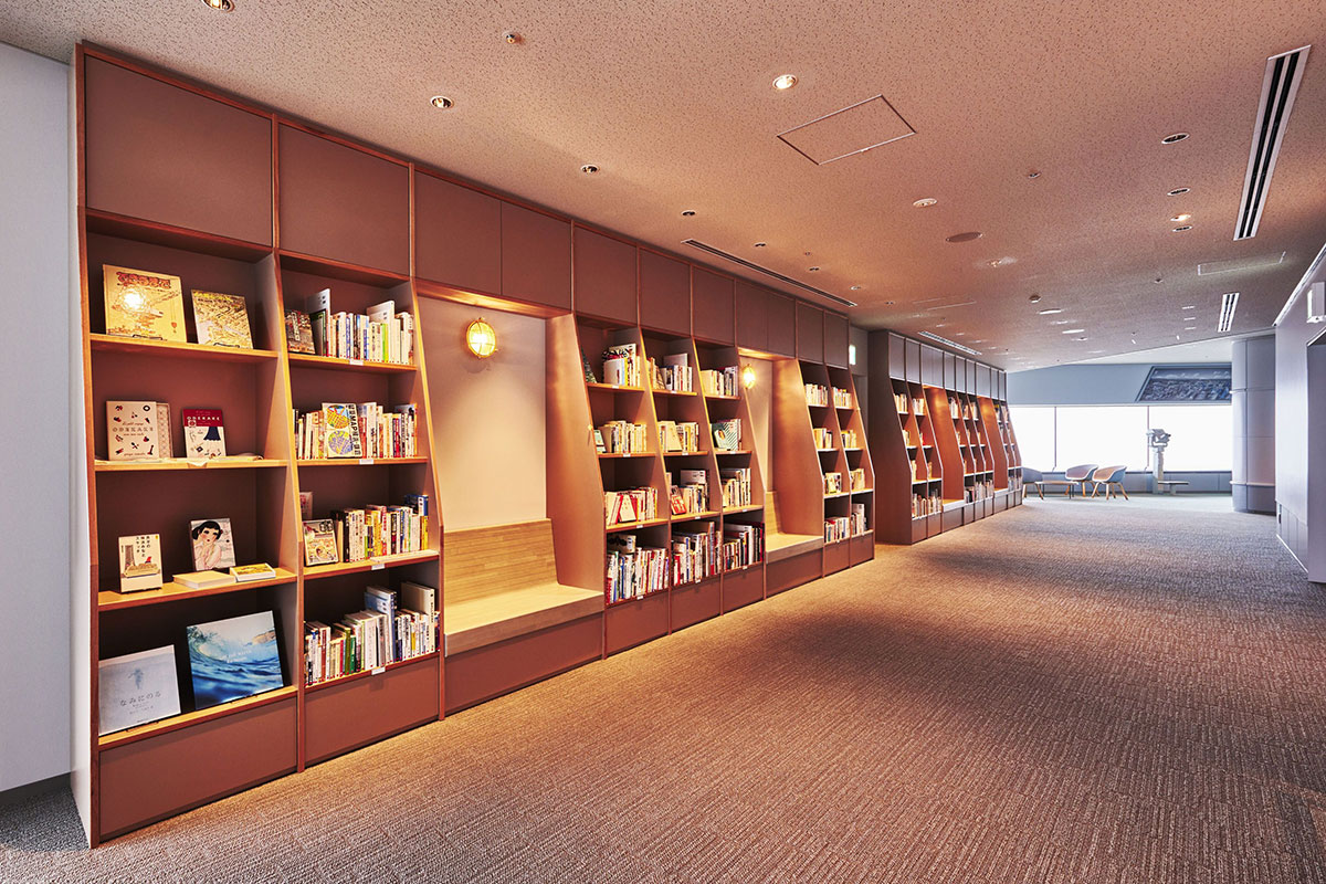 スカイガーデン「横浜・空の図書室」