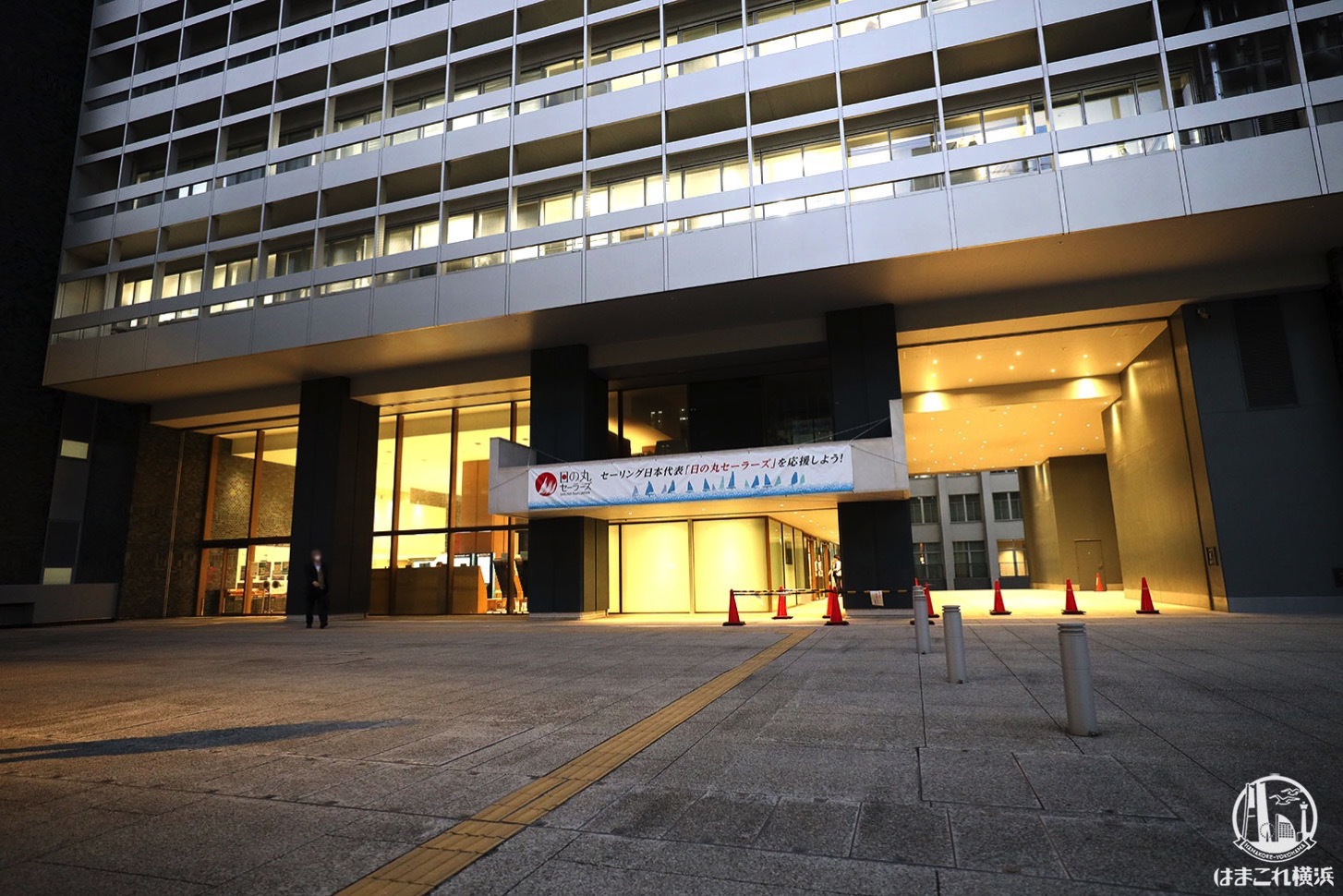 神奈川県庁新庁舎 外観・入口