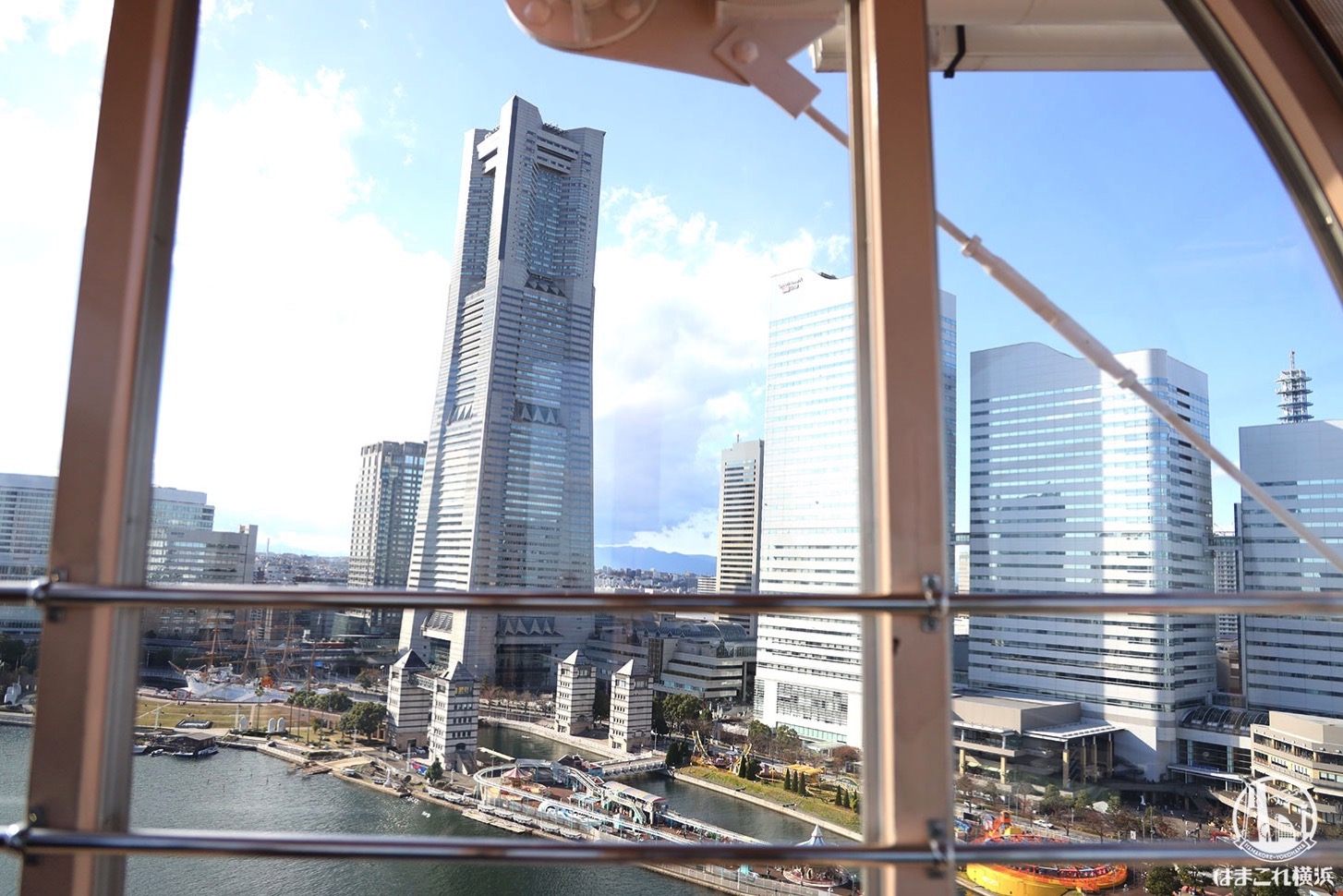 大観覧車「コスモクロック21」から見た横浜ランドマークタワー