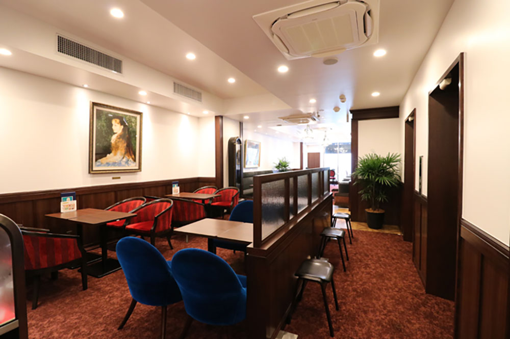 新横浜駅に喫茶室ルノアール開業！昭和モダンを空間コンセプトにしたデザイン