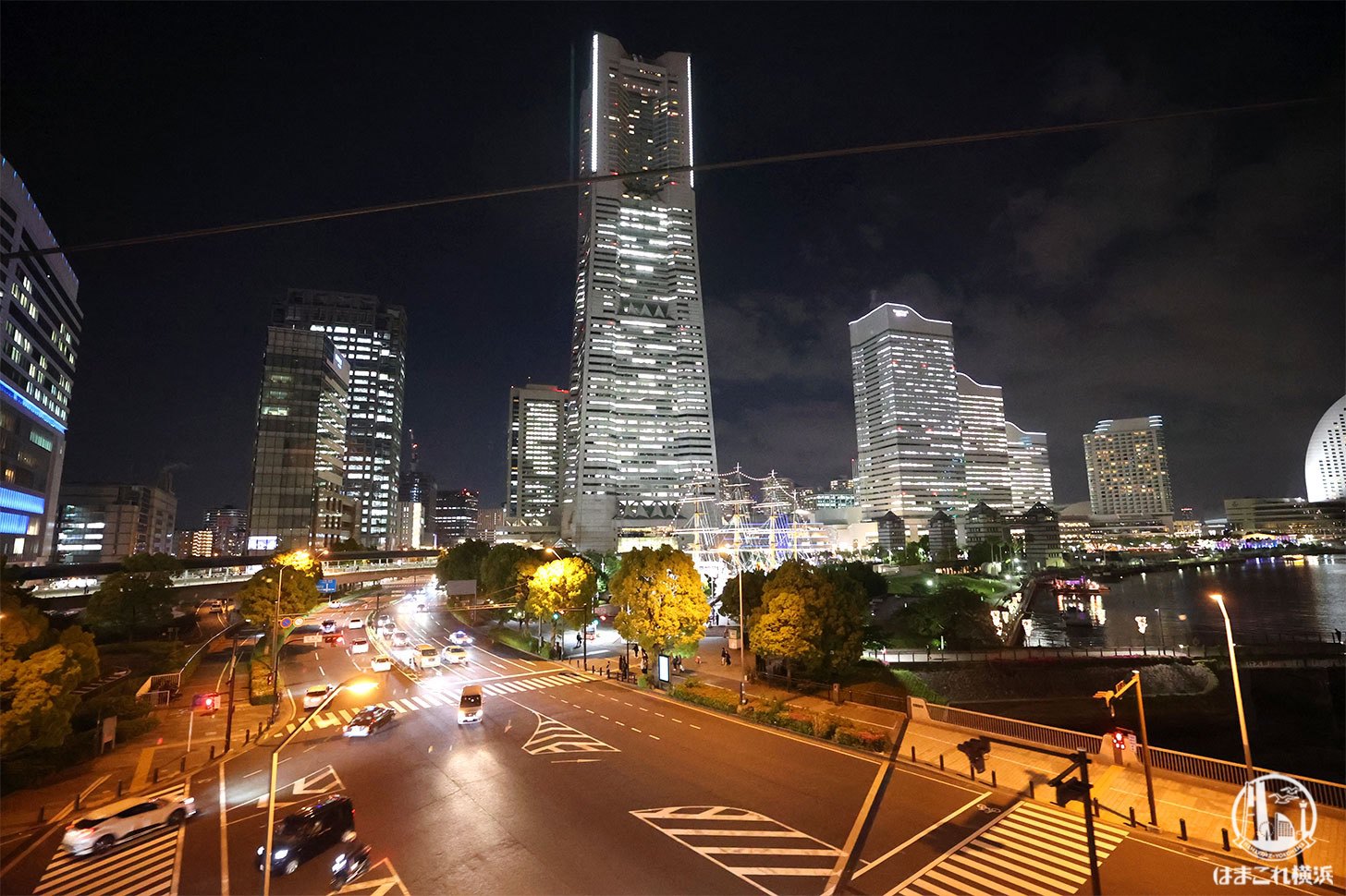 ゴンドラから見た横浜ランドマークタワーとビル群