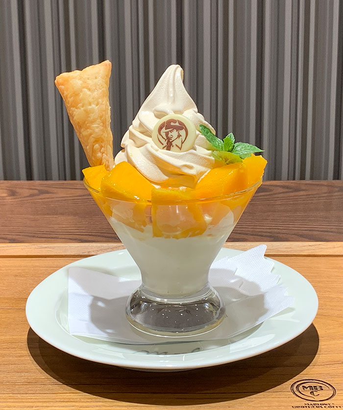 プリンソフトクリーム～宮崎県産シャトーマンゴー添え～